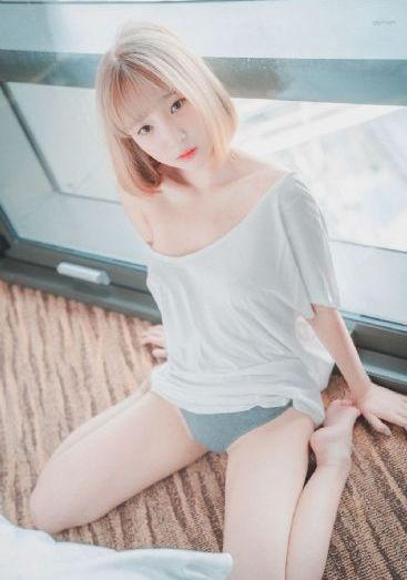 欧美多毛老妇_HD高清完整版