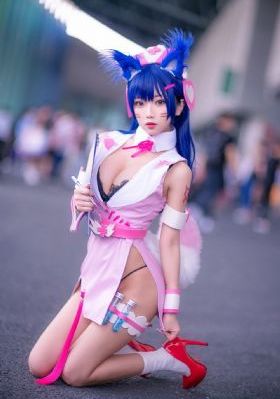 欧美女明星穿西装图片_1080P全集免费观看